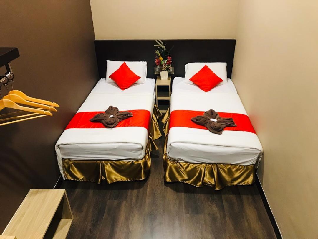 Highway Times Inn Hotel Ipoh Bagian luar foto